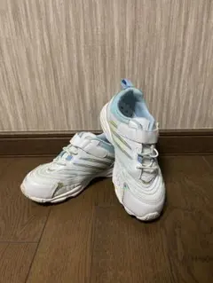 子供用スニーカー