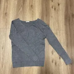 GU グレー リブ編み Vネック 長袖ニット