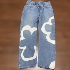 LEVISフラワー柄 デニムパンツのサムネイル