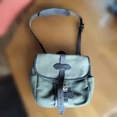 FILSON ショルダーバッグ オリーブ レザーのサムネイル