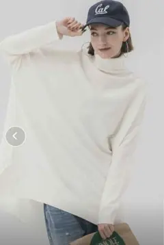 coca ホワイト タートルニットチュニック オーバーサイズ M