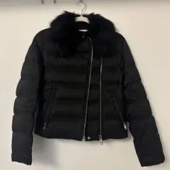 aiさま専用　PRADA ファー付ショートダウン 黒　38サイズ　正規品 aiさま専用 PRADA ファー付ショートダウン 黒 38サイズ 正規品 - メルカリ