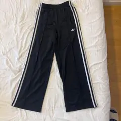 adidas ブラック ジャージパンツ ストライプ
