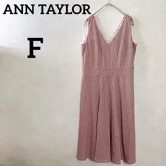 美品✨ ANN TAYLOR 総柄 ノースリーブ ひざ丈ワンピース 赤 青 白のサムネイル