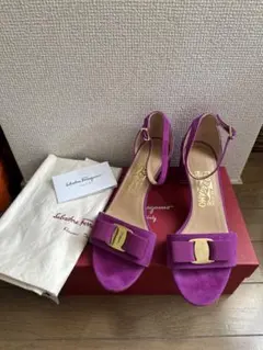Salvatore Ferragamo スエード サンダル 最終値下げ！のサムネイル