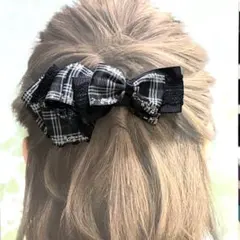 リボン型ヘアクリップ 黒と白のチェック柄　卒業式　入学式
