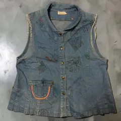 未使用品 定価48400円 伊太利屋 デニムベスト スパンコール 刺繍 9号 未使用品 定価48400円 伊太利屋 デニムベスト スパンコール 刺繍 9号