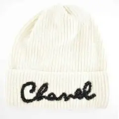 Chanel 21A アイボリーカシミアスクリプトビーニー ウィンターハットのサムネイル