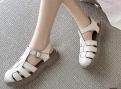ホワイト 厚底ストラップサンダル