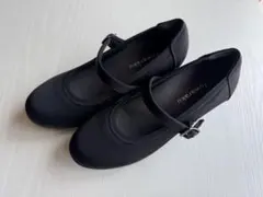 【美品】fuwaraku ストラップパンプス ブラック 23.0cmのサムネイル