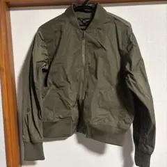 オリーブグリーン MA-1ジャケット