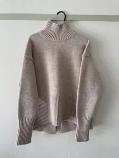 ADAM ET ROPE アダムエロペ タートルバックスリットニットプルオーバー