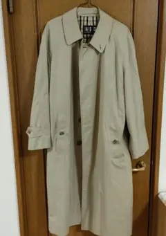 DAKSベージュ ステンカラーコート