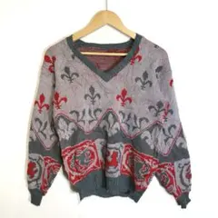【レトロ】80s 90s 総柄 Vネックニット 紋章柄 個性的 古着 赤×グレー