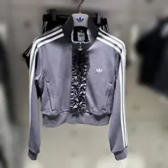 日本未発売】adidas (G)I-DLEウギ着用 ラッフルトラックパンツ - メルカリ
