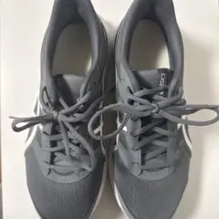 ASICS グレー ランニングシューズ JOLT4