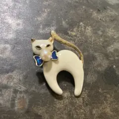 猫モチーフ　ブローチ　真珠本物