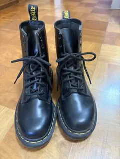 Dr. Martens ドクターマーチン 8ホール ブーツ ブラックのサムネイル