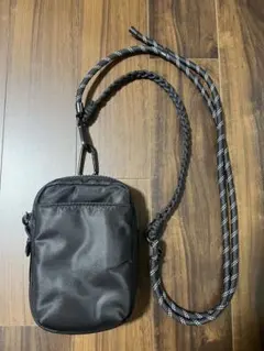 美品　GU コードショルダーポーチ BLACK 352531のサムネイル