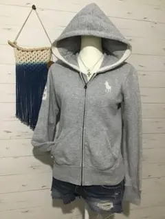 グレー パーカー