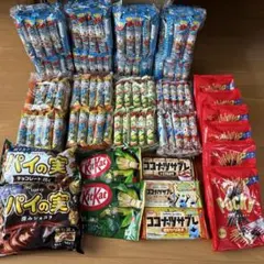 うまい棒240本　ポッキーパイのみキットカット抹茶、ココナッツサブレ　詰め合わせのサムネイル