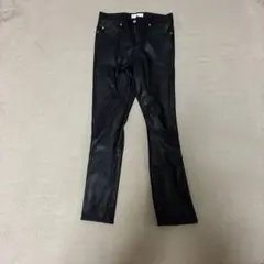 ADRER フェイクレザー フレアパンツ