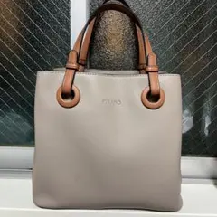 新品　FIRANO グレー レザー ハンドバッグ
