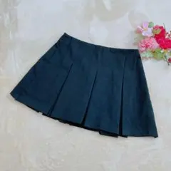 【GUジーユー】ローウエスト プリーツ ミニスカート 裏地パンツ ブラック M