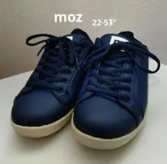 moz スニーカー ネイビー　22·5㌢