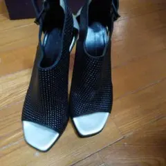 バレンシアガ パンプスのサムネイル