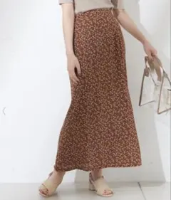 NICE CLAUP フレアスカート　マーメイドスカート　秋色　花柄スカート
