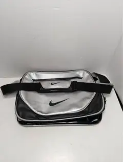 G2376 NIKE エナメルバッグ ショルダーバッグ シルバー×ブラック