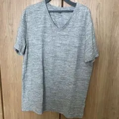 H&Ｍ　未使用品　VネックTシャツ