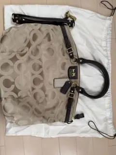 Coach ベージュ ロゴハンドバッグ