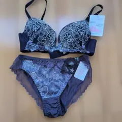 新品未使用　ブラジャーショーツセット B70 M