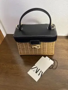 ZARA かごバッグ 黒/ベージュ ミニサイズのサムネイル