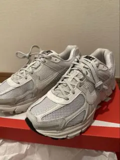 2026年最新】nike vomero 5の人気アイテム - メルカリ