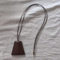 シャンドゥラローズ　レザー　ネックレス　ブラウン