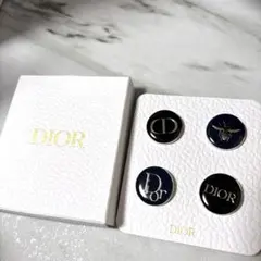 Dior ピンバッジ　箱付き♡新品未使用
