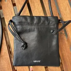 Levi's ブラックレザー サコッシュのサムネイル