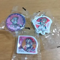 猗窩座　くら寿司　ビッくらポン　ラバーチャーム 缶バッジ 消しゴム　3個セット