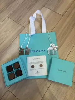 N*）様 Tiffany & Co. とLa Maison du Chocolaのサムネイル