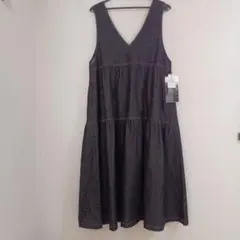 黒のデニムジャンパースカート