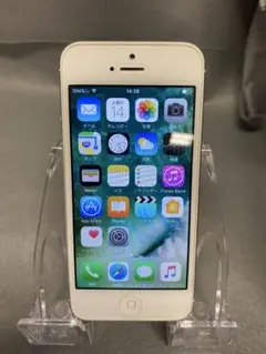 中古　auキャリア　iPhone5 16GB シルバー色