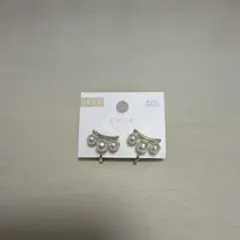 3COINS CHICA パール付きイヤリング