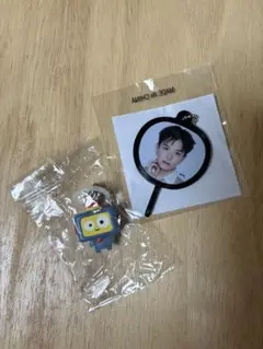 TREASUREアサヒ　うちわカプセルトイ　めじるしアクセサリー