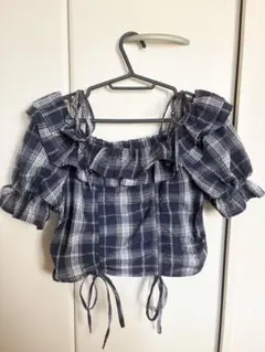 ドロストフリルブラウス