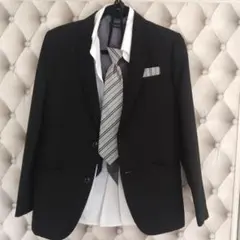 最終出品最終値下げ！　男子 ベスト ネクタイ付スーツ6点セット１６０センチ