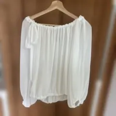 ZARA オフショルダー ブラウス ホワイト Mのサムネイル