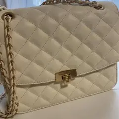 CHARLES & KEITH クレシダ キルトチェーンストラップバッグ